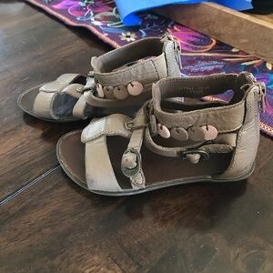 Kickers gladiator sandals size 26 toddler.